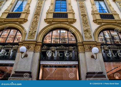 galleria vittorio emanuele ii milano gucci|vittorio emanuele.